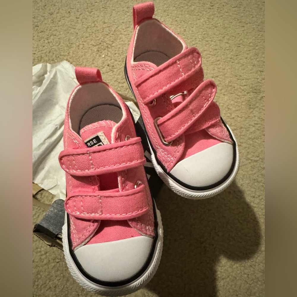 💕Brand NEW💕Little girls Converse